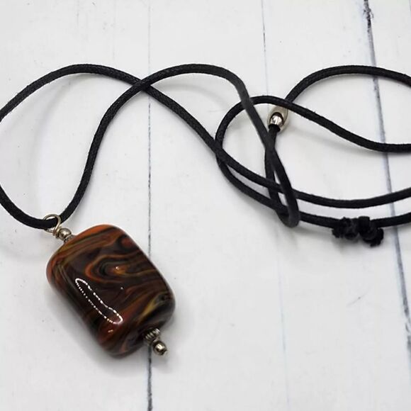 Polished Agate Pendant Necklace Corded Swirl 24" - Picture 9 of 10